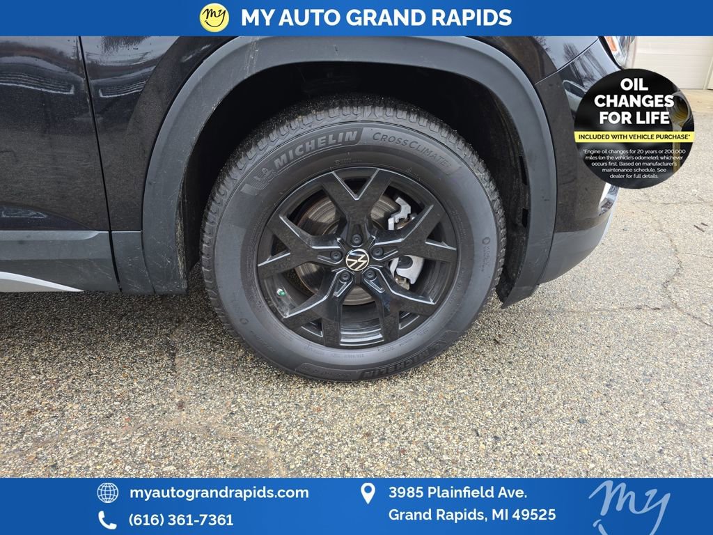 Used 2024 Volkswagen Atlas Peak Edition SE image 31