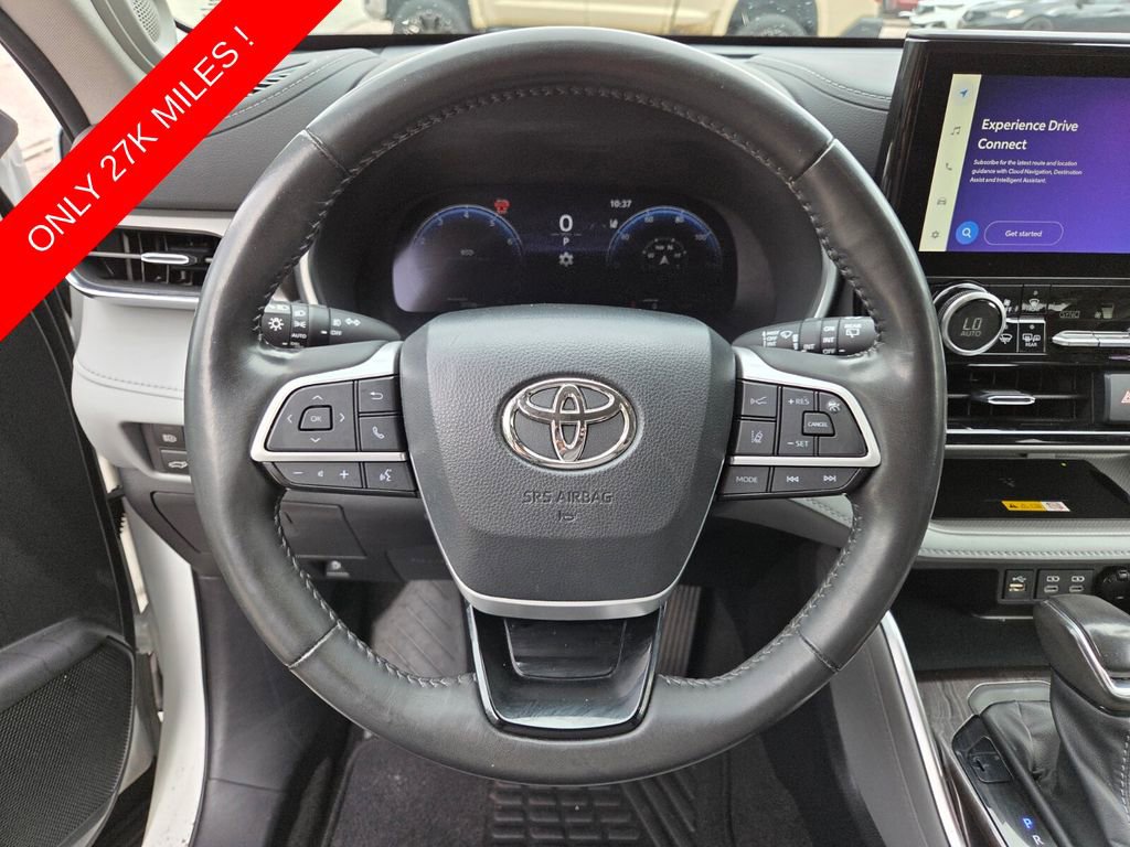Used 2023 Toyota Highlander Limited FWD image 31