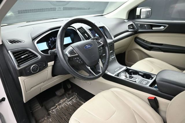 Used 2019 Ford Edge Titanium w/ Equipment Group 301A AWD/4WD image 11