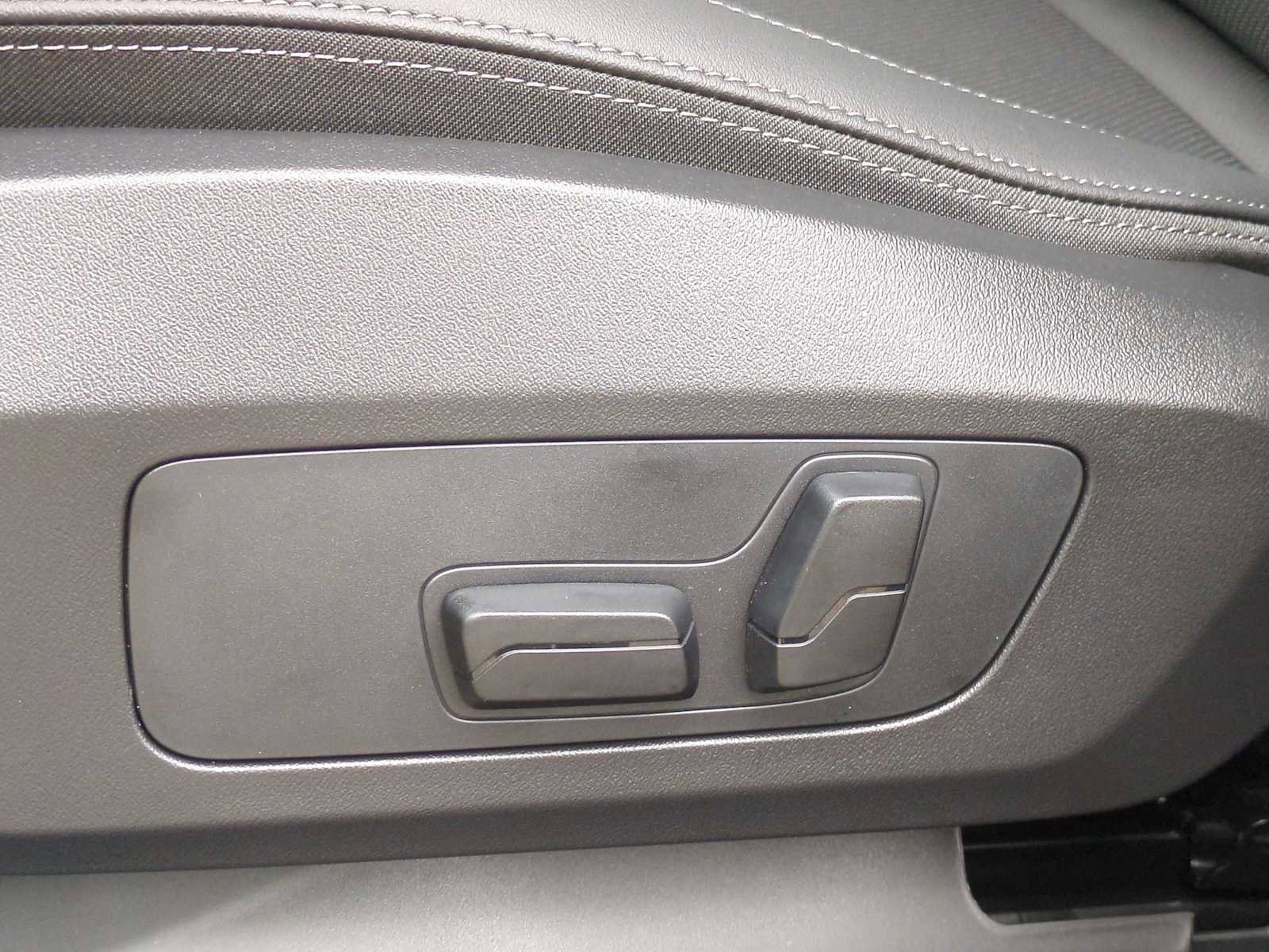 New 2026 BMW X1 xDrive28i w/ Technology Package image 17