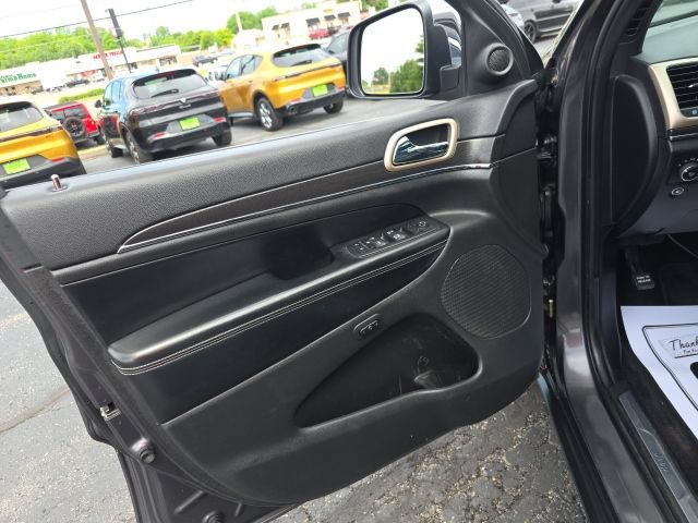Used 2016 Jeep Grand Cherokee Limited AWD/4WD image 11