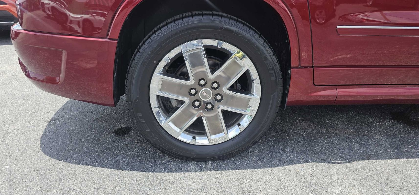 Used 2011 GMC Acadia Denali AWD/4WD image 7