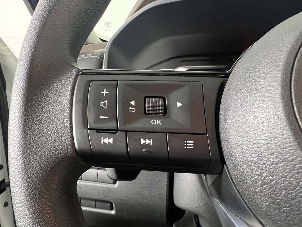 Used 2023 Nissan Rogue SV AWD/4WD image 21