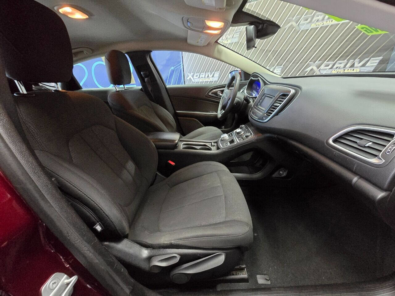 Used 2016 Chrysler 200 Limited image 25