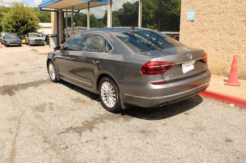 Used 2017 Volkswagen Passat 1.8T SE FWD image 4