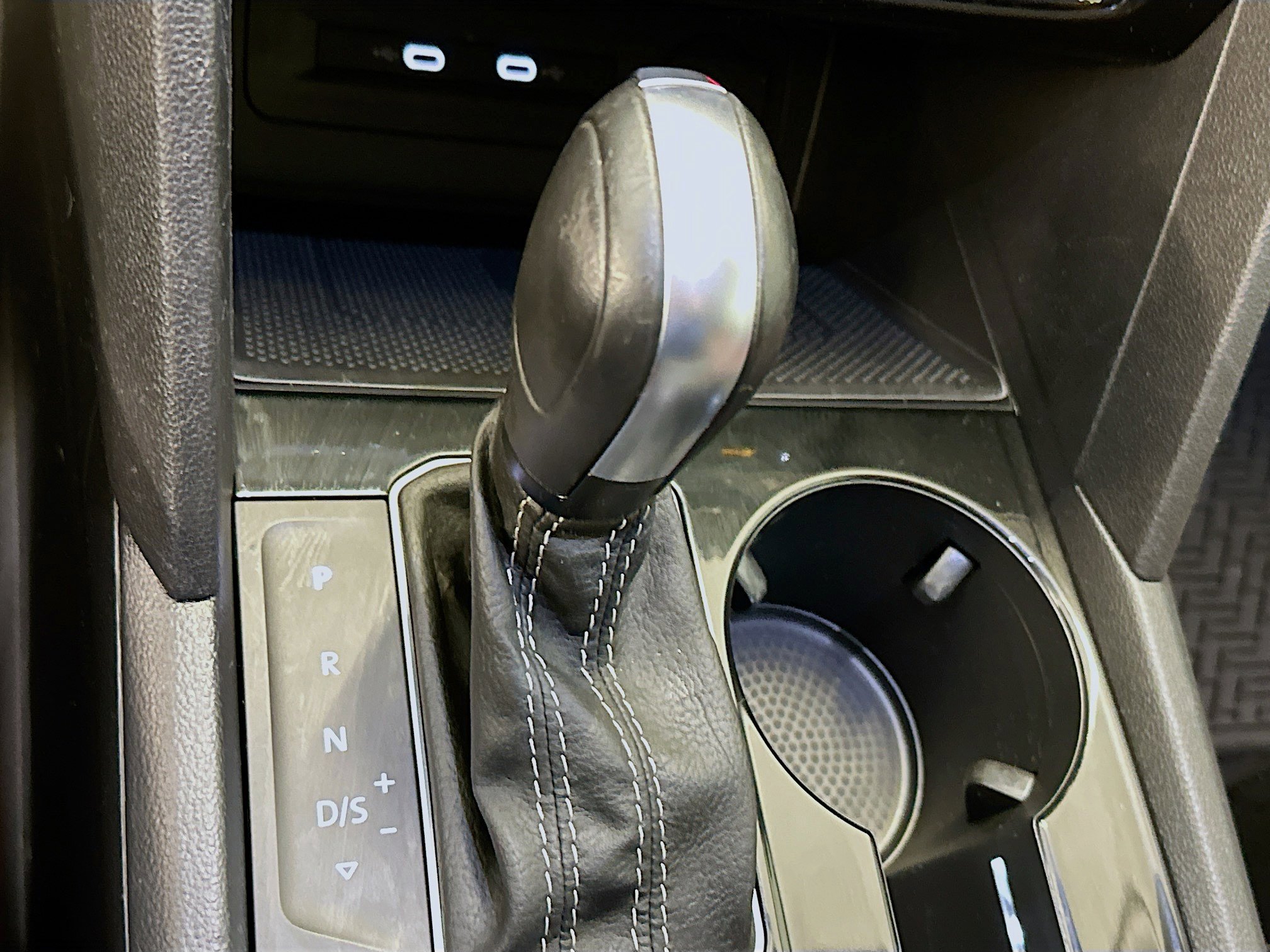 Used 2021 Volkswagen Atlas SEL Premium image 25