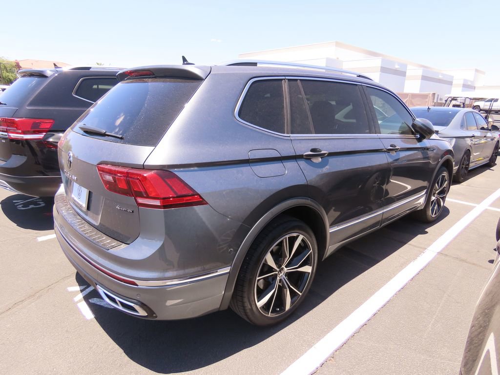 Used 2022 Volkswagen Tiguan SEL R-Line AWD/4WD image 3