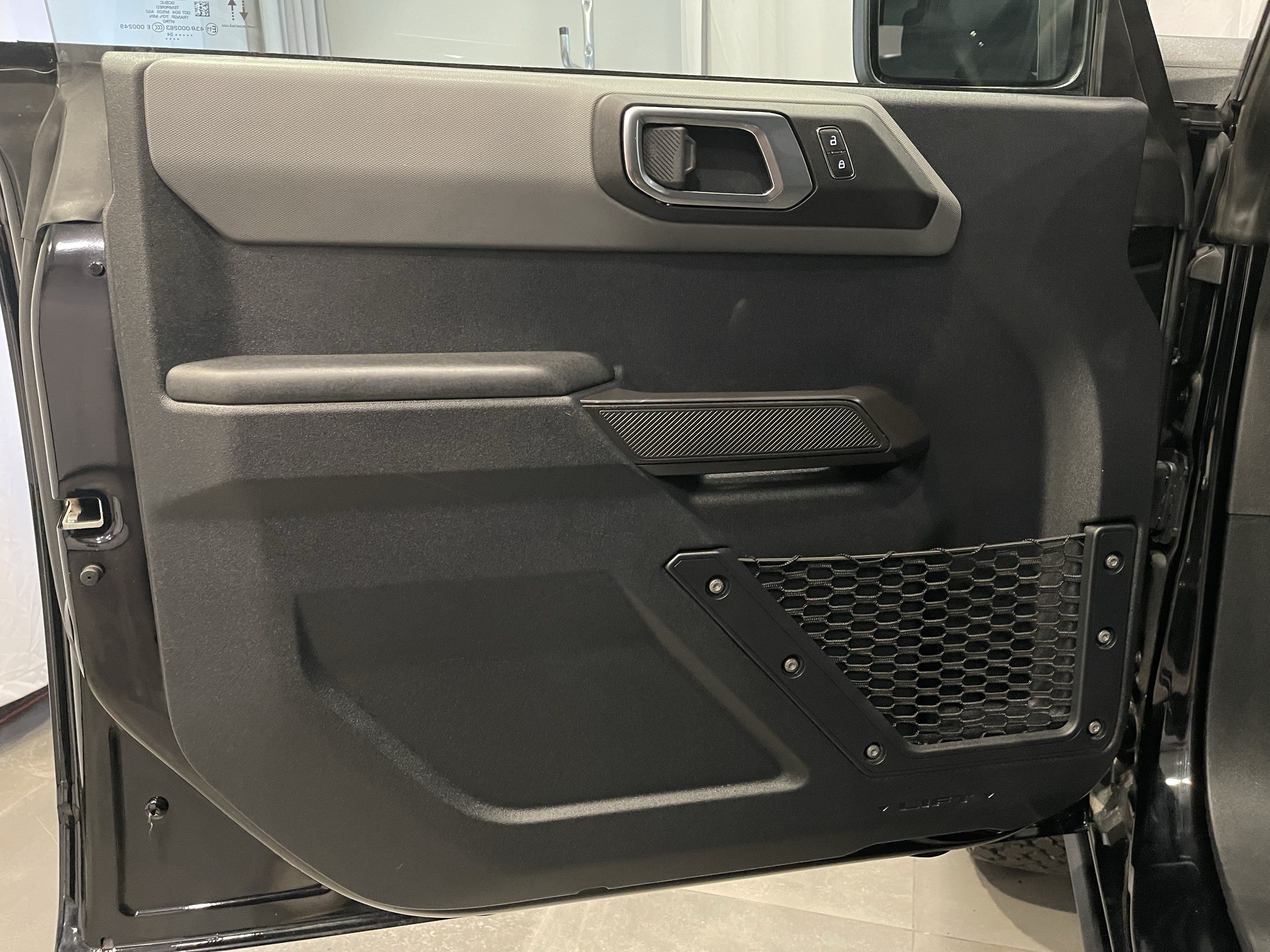 Used 2024 Ford Bronco Black Diamond AWD/4WD image 12