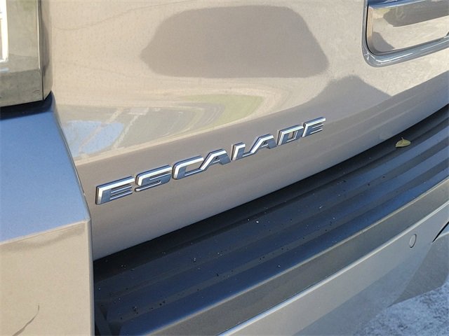 Used 2017 Cadillac Escalade Luxury image 9