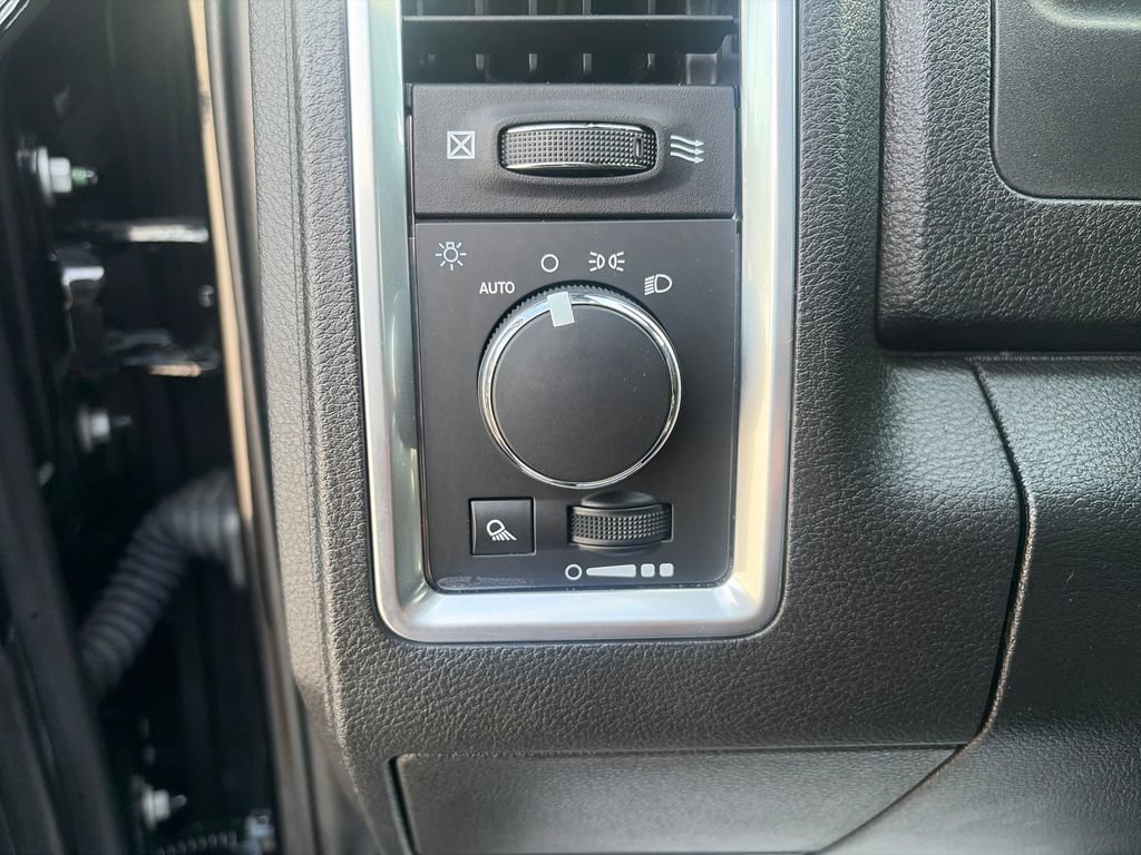 Used 2024 RAM 1500 Warlock AWD/4WD image 29