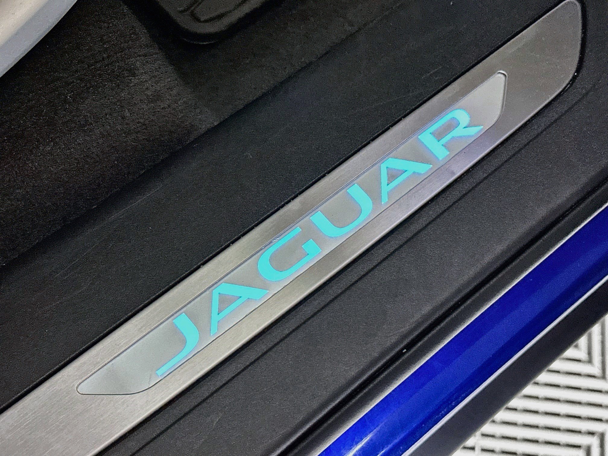 Used 2025 Jaguar F-PACE SVR AWD/4WD image 30