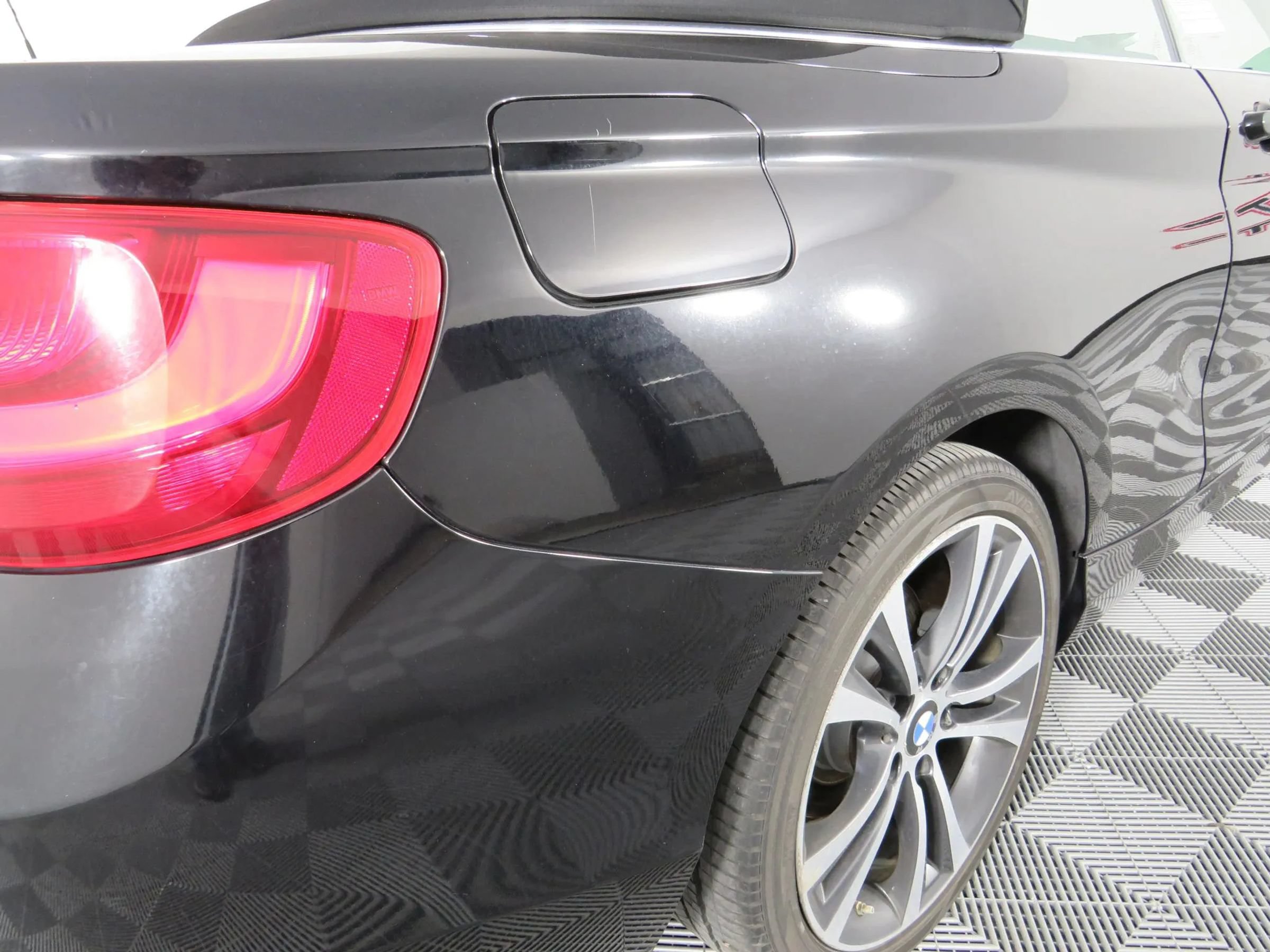 Used 2017 BMW 230i Convertible RWD image 23