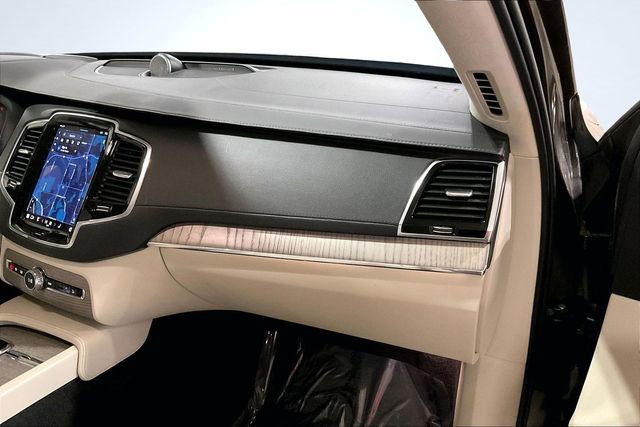 Certified 2023 Volvo XC90 B6 Ultimate w/ Lounge Package image 18