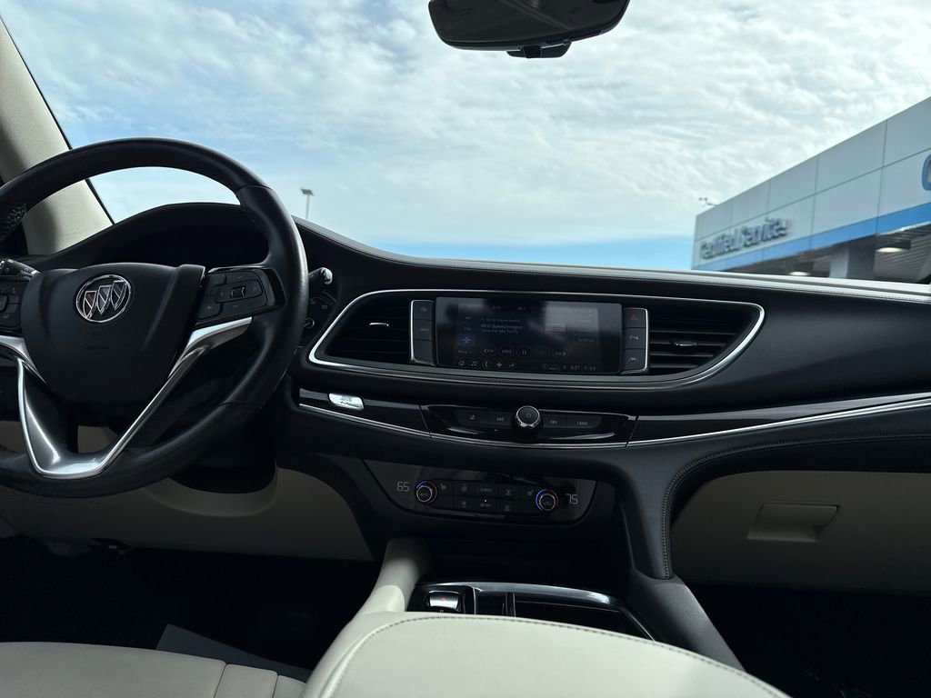 Used 2024 Buick Enclave Essence w/ LPO, Touring Package image 15