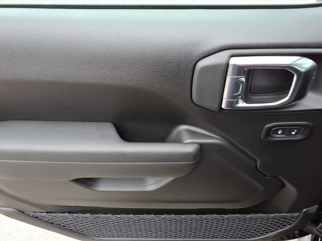 New 2025 Jeep Wrangler Unlimited Rubicon w/ Convenience Group image 15