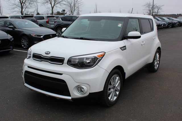 Used 2017 Kia Soul + image 8