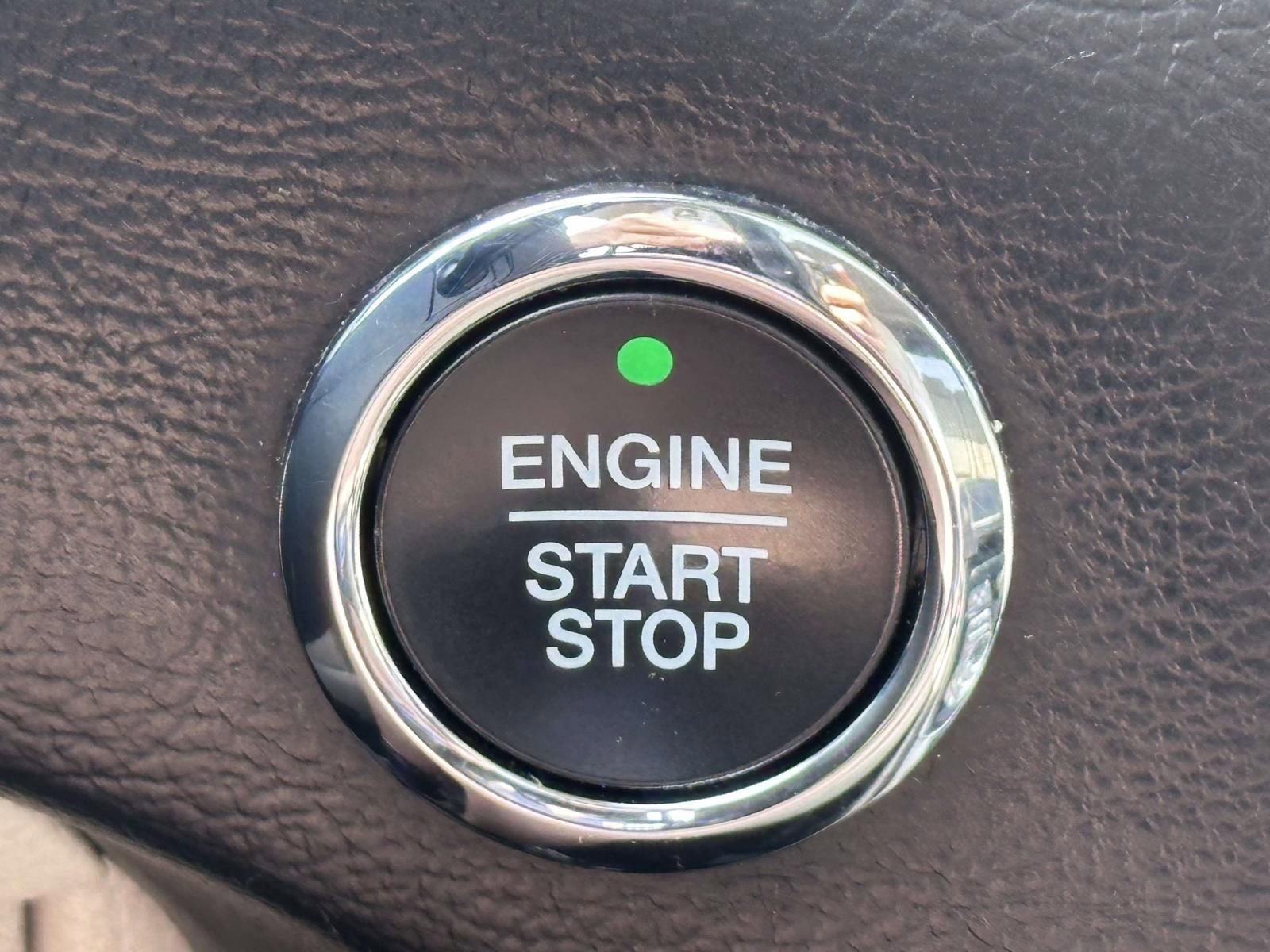 Used 2019 Ford Edge Titanium w/ Equipment Group 301A image 18