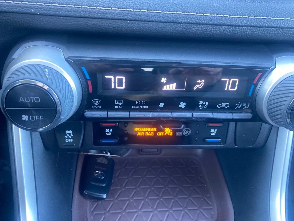 Used 2019 Toyota RAV4 Limited w/ Cold Weather Package AWD/4WD image 23