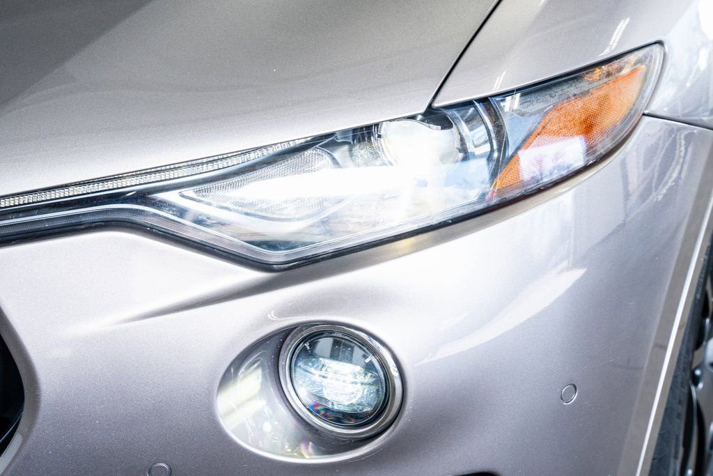 Used 2017 Maserati Levante w/ Luxury Package image 13