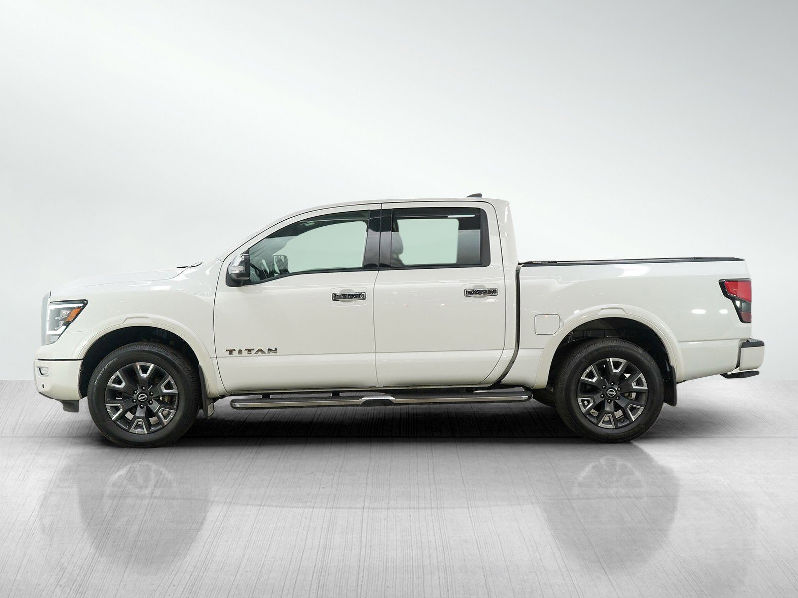Used 2023 Nissan Titan Platinum Reserve w/ Off Road Protection Package AWD/4WD image 2