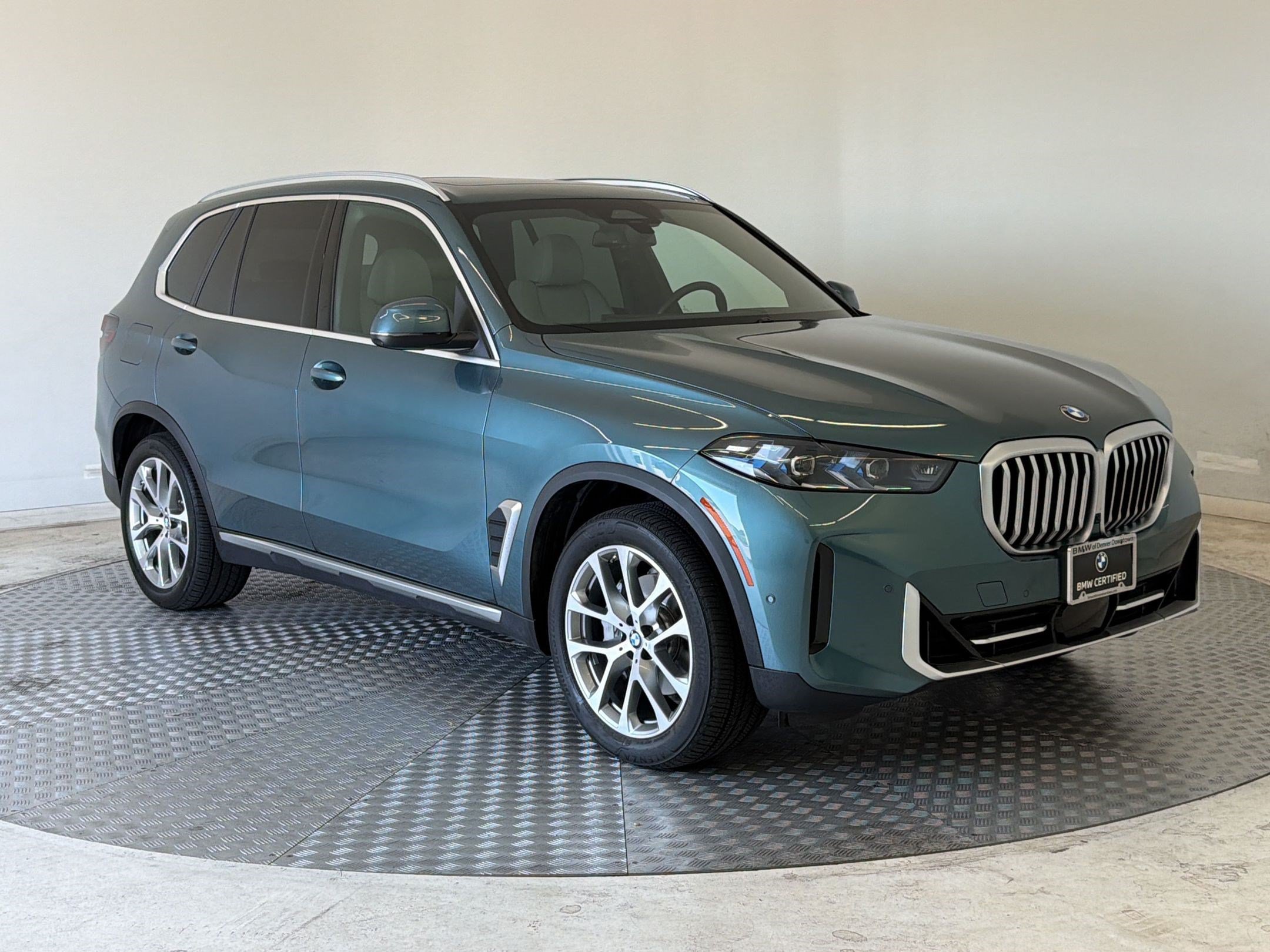 Used 2024 BMW X5 xDrive40i w/ Premium Package AWD/4WD image 7