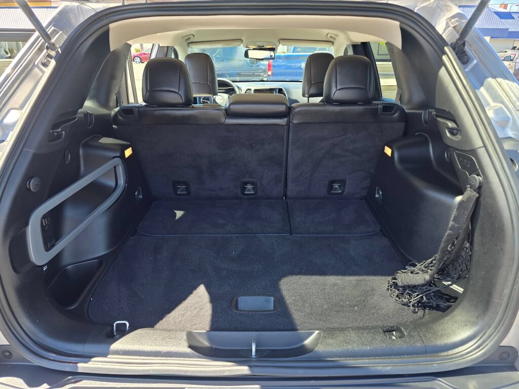 Used 2015 Jeep Cherokee Limited w/ Technology Group AWD/4WD image 14