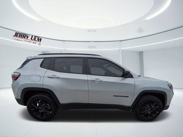 New 2026 Jeep Compass Latitude image 2