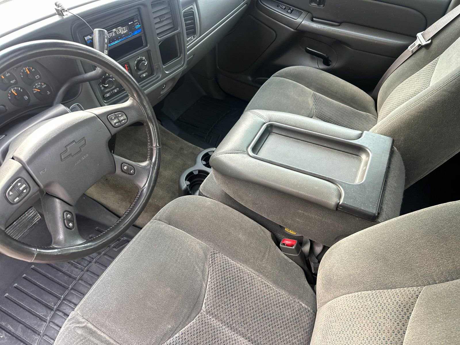 Used 2004 Chevrolet Silverado 2500 LS image 9