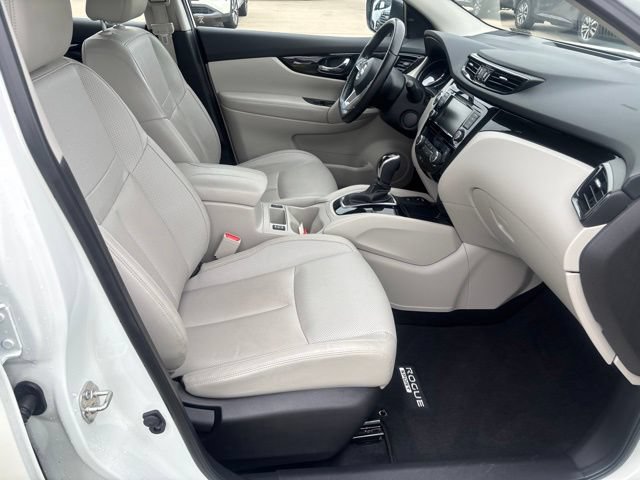 Used 2022 Nissan Rogue Sport SL FWD image 21