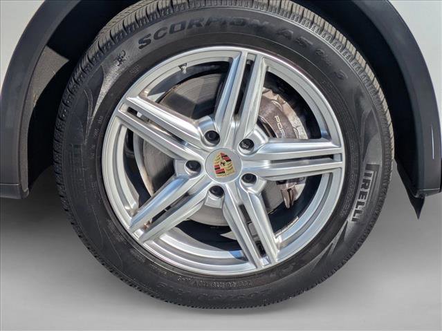 Used 2014 Porsche Cayenne Platinum Edition image 25