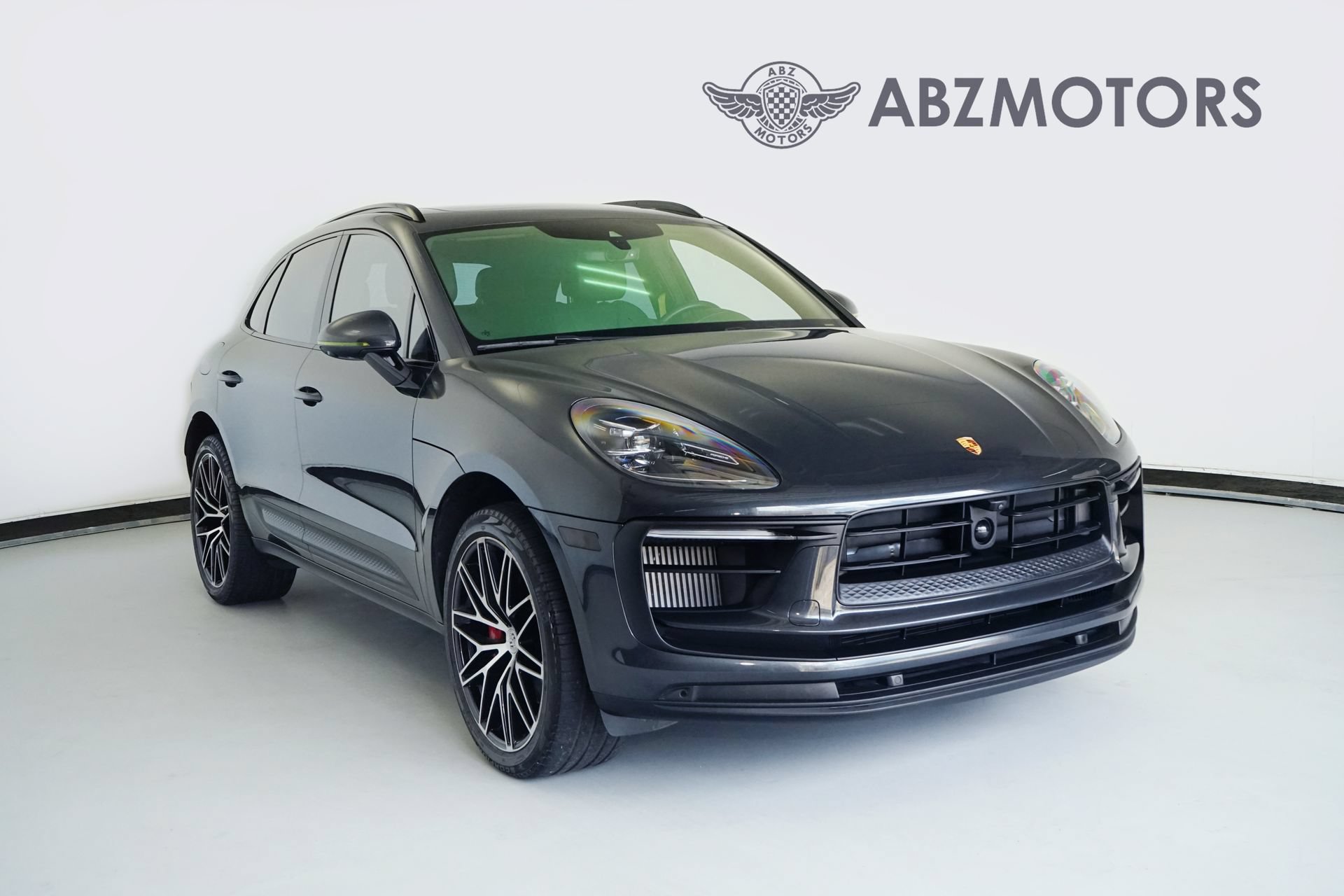 Used 2023 Porsche Macan S AWD/4WD image 1