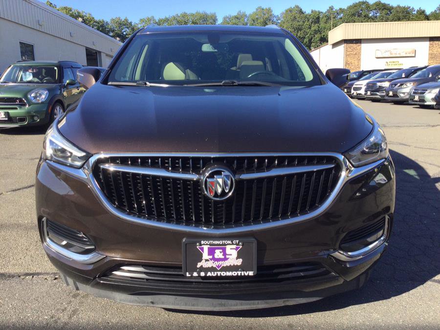 Used 2018 Buick Enclave Essence w/ Trailering Package image 2