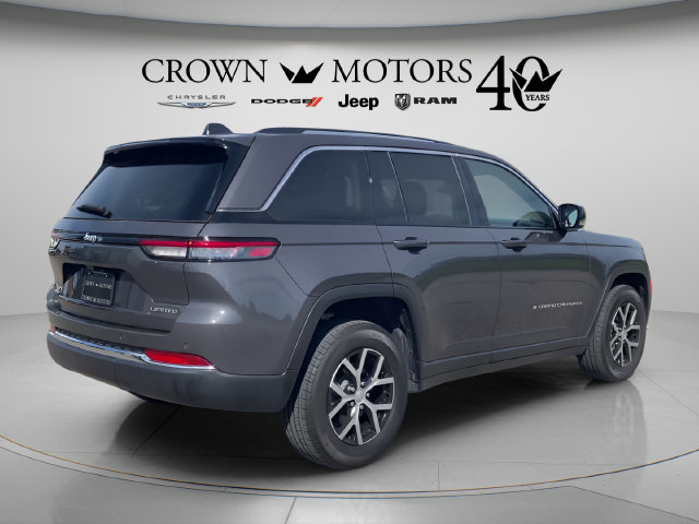 Used 2023 Jeep Grand Cherokee Limited AWD/4WD image 5