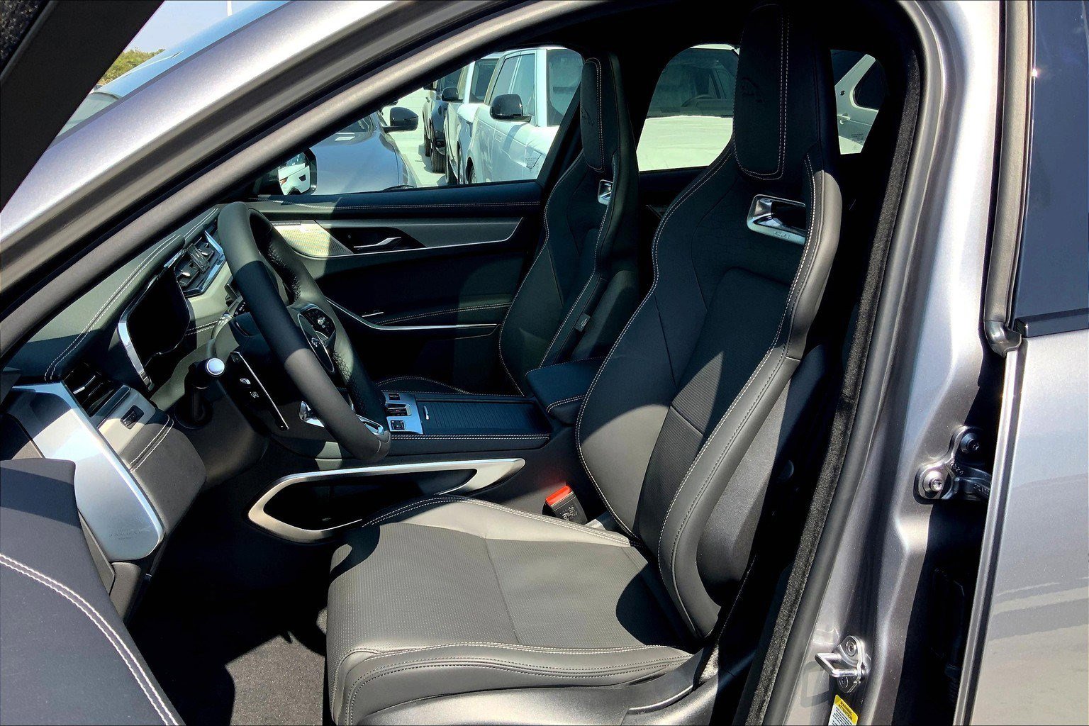 New 2026 Jaguar F-PACE R-Dynamic S image 5