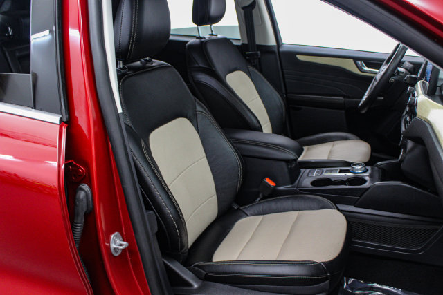 Certified 2022 Ford Escape Titanium w/ Titanium Elite Package AWD/4WD image 18