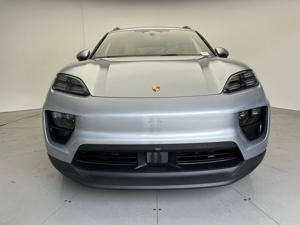 New 2025 Porsche Macan Electric image 25