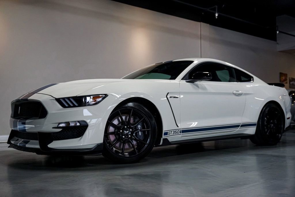 Used 2020 Ford Mustang Shelby GT350 w/ Technology Package RWD image 1
