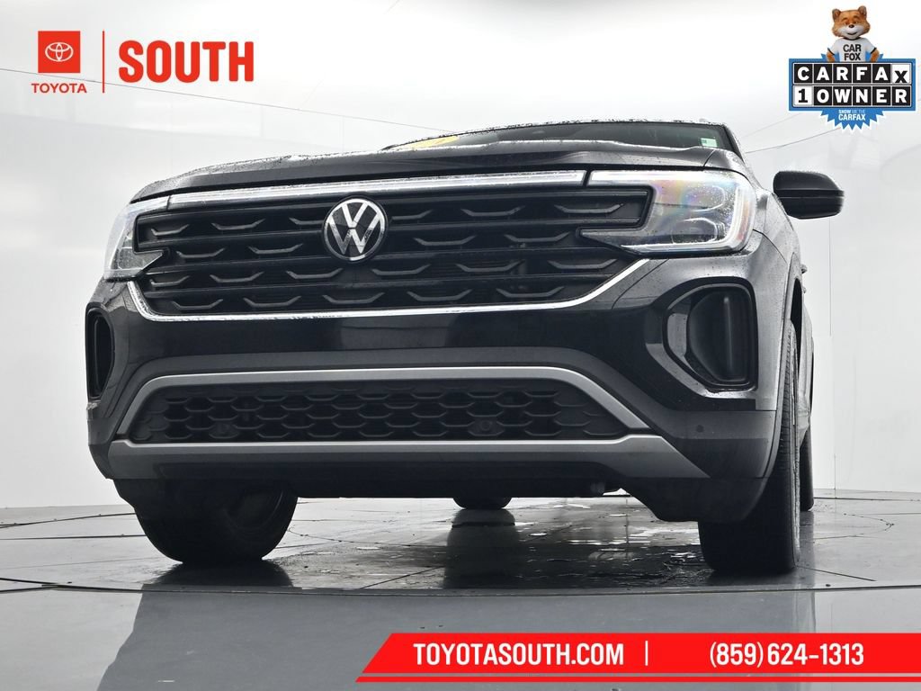 Used 2024 Volkswagen Atlas Cross Sport SE FWD image 45