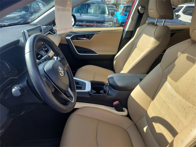 Used 2019 Toyota RAV4 Limited image 19