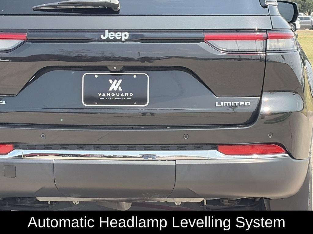 Used 2023 Jeep Grand Cherokee Limited w/ Trailer Tow Prep Group (B) AWD/4WD image 8