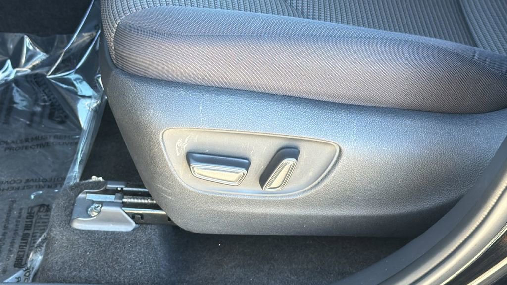 Certified 2025 Toyota Highlander LE image 18