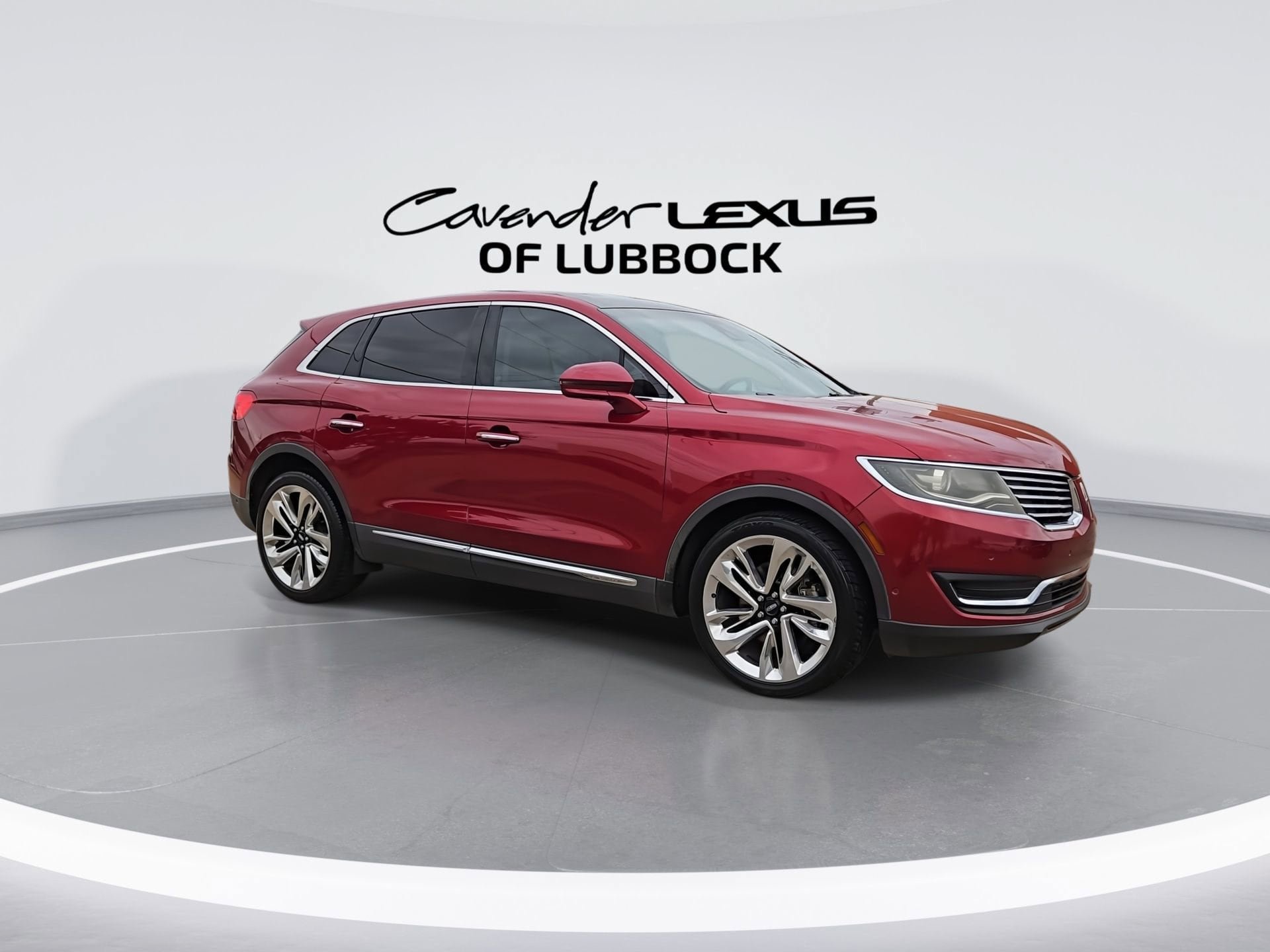 Used 2016 Lincoln MKX Reserve w/ Technology Package FWD image 2