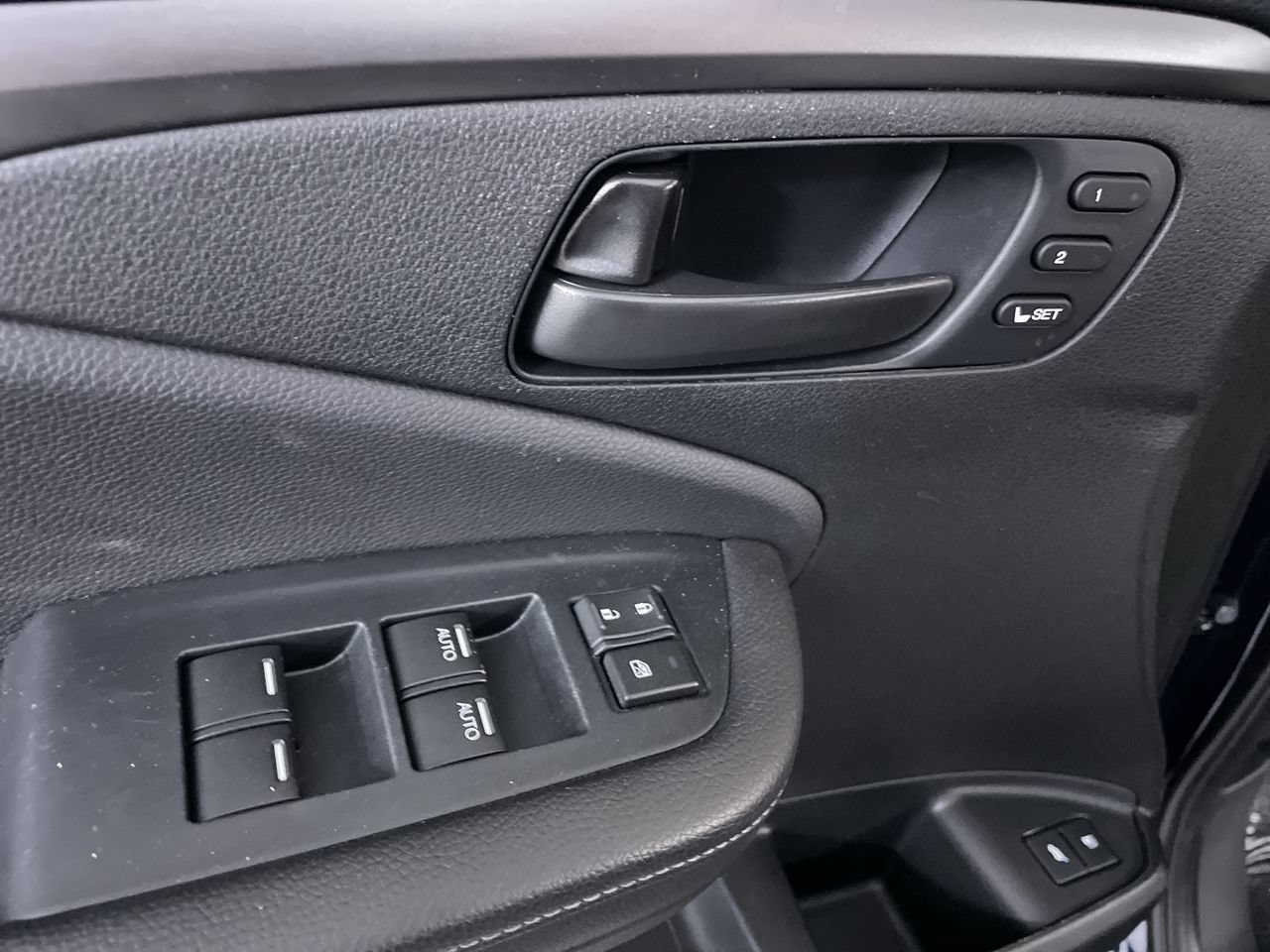 Used 2023 Honda Passport EX-L image 11