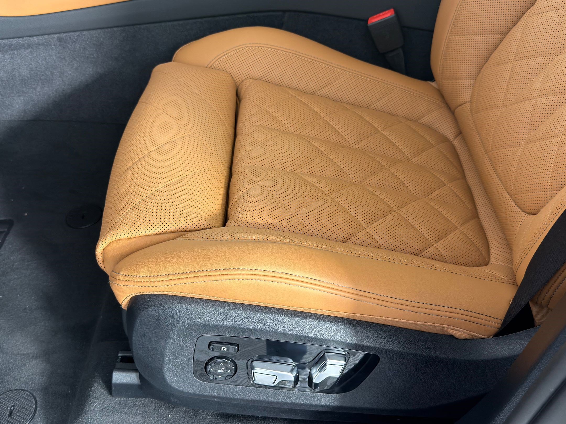 New 2026 BMW X5 xDrive50e w/ Executive Package image 23