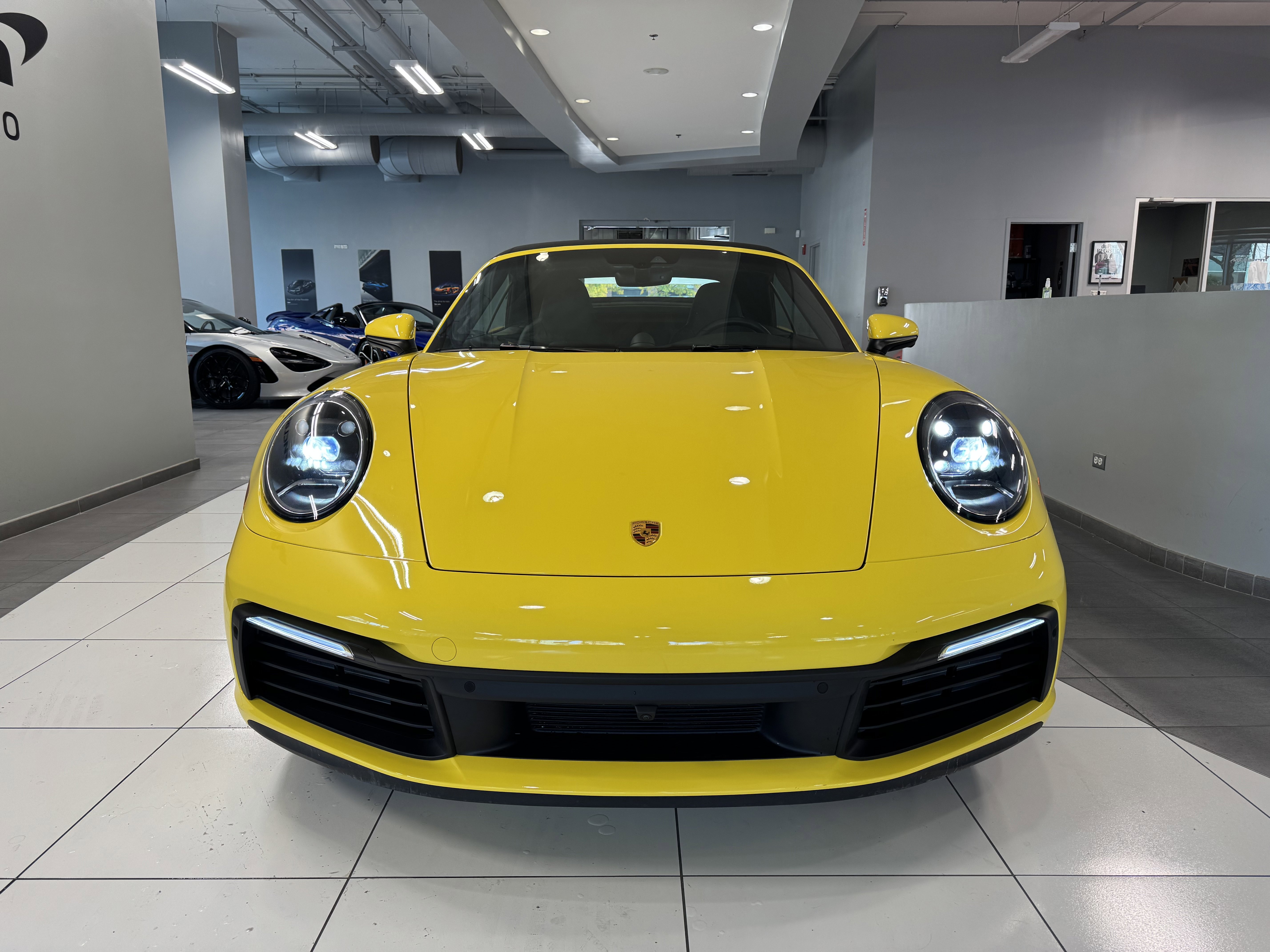 Used 2022 Porsche 911 Carrera image 6