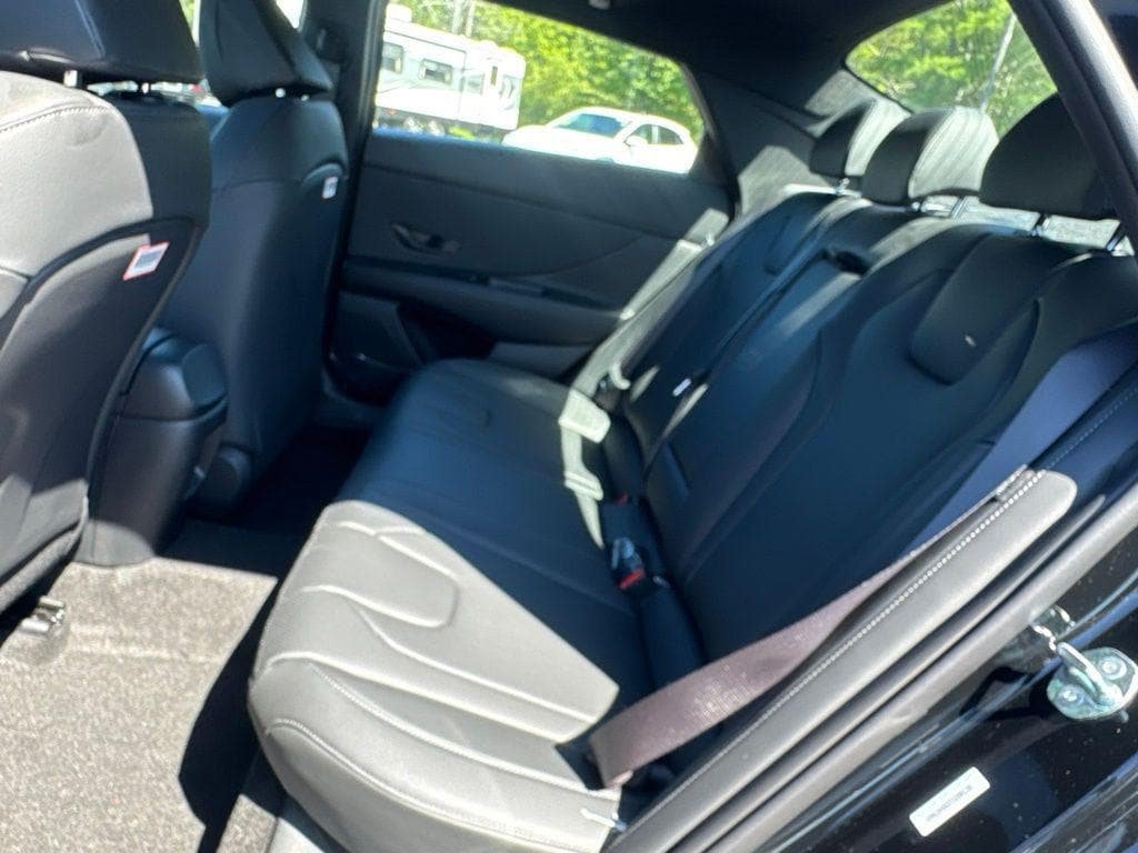 New 2026 Hyundai Elantra SEL Sport FWD image 21