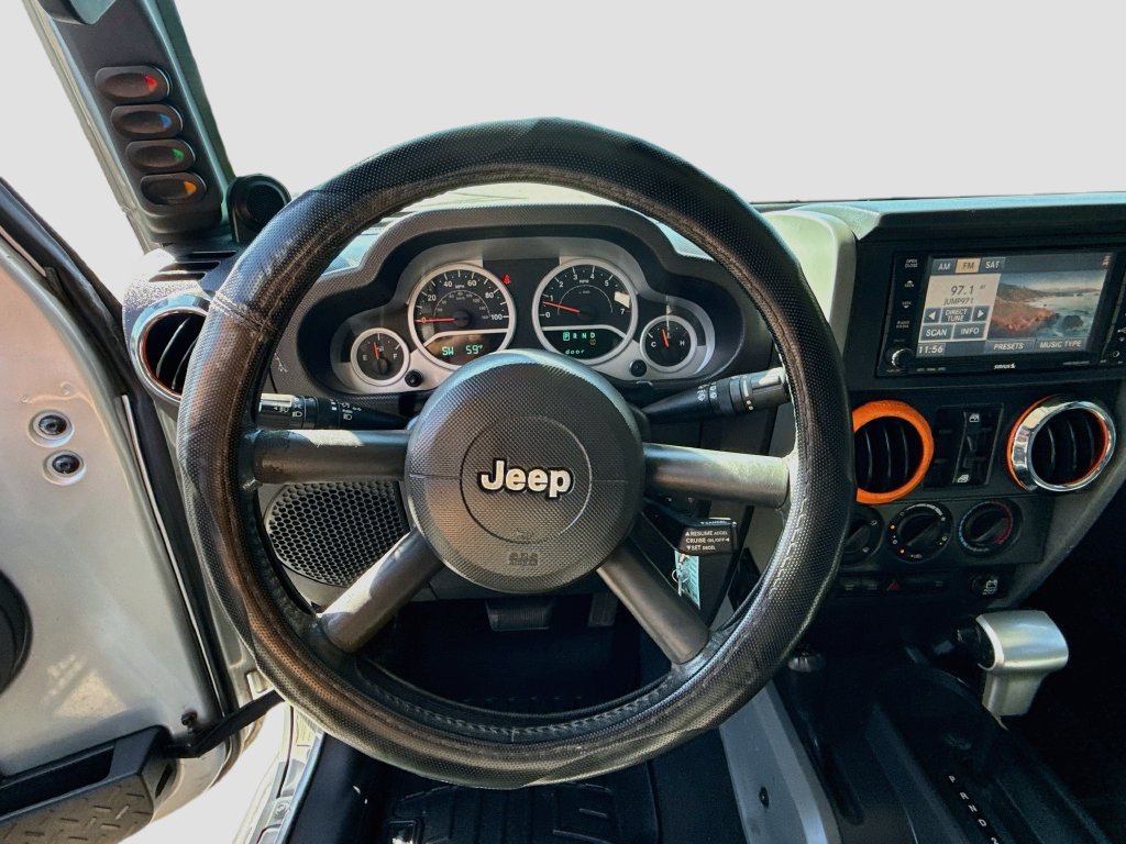Used 2008 Jeep Wrangler Unlimited Rubicon w/ Dual Top Group AWD/4WD image 11