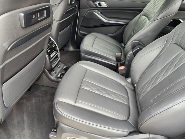 Used 2022 BMW X7 xDrive40i w/ Executive Package image 31