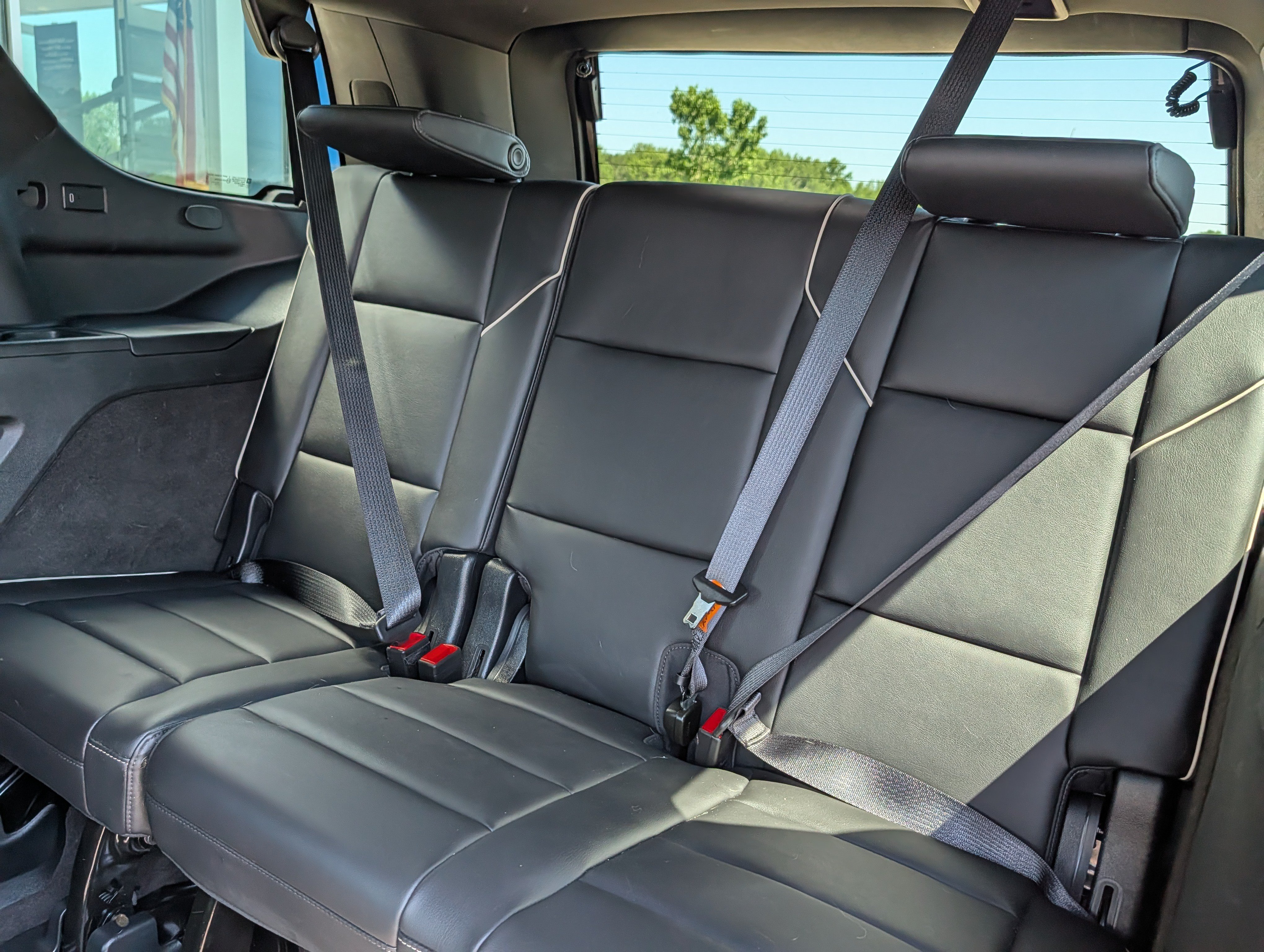 Used 2023 Cadillac Escalade Premium Luxury w/ LPO, Floor Liner Package AWD/4WD image 10