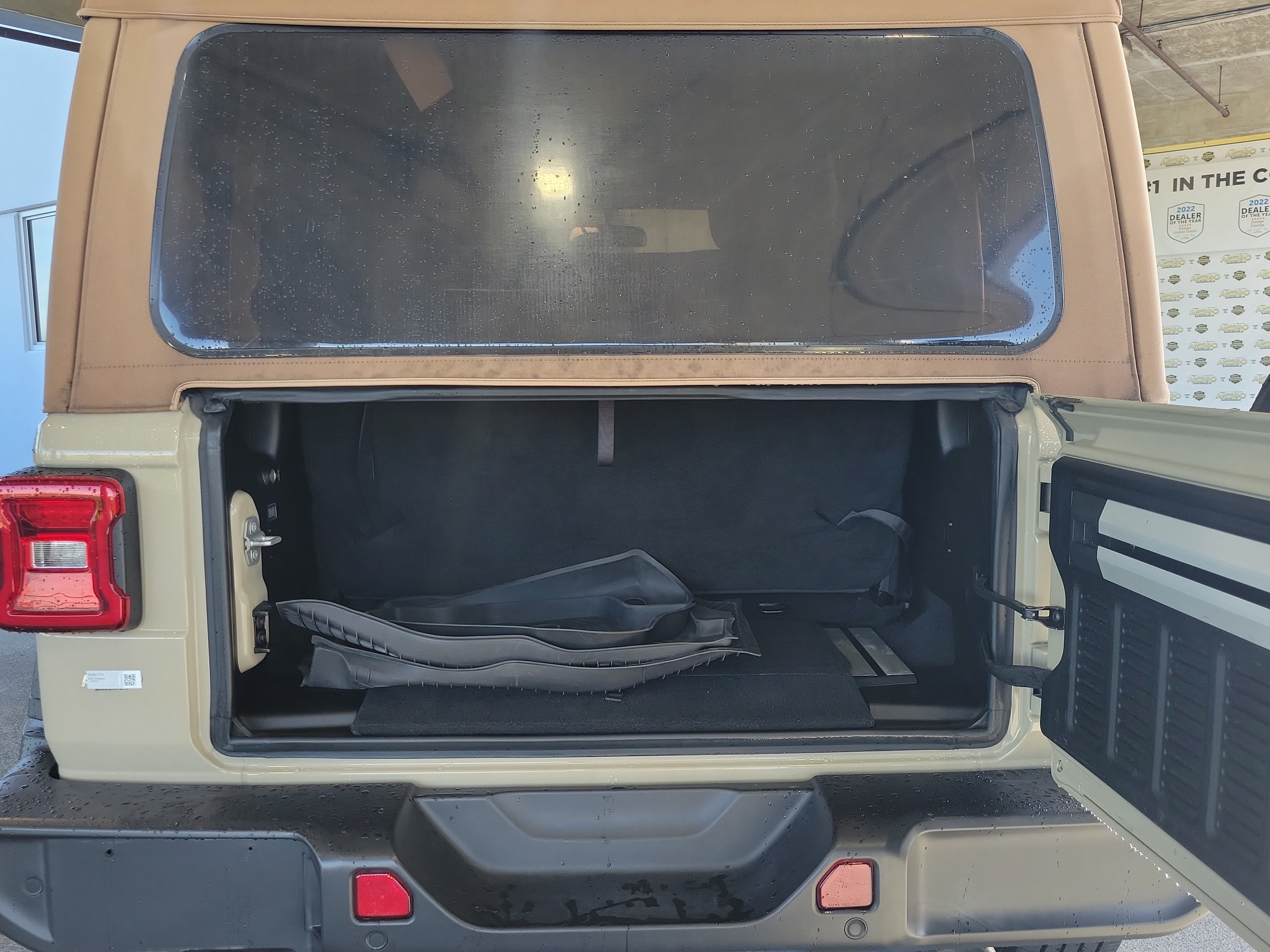 Certified 2022 Jeep Wrangler Sport AWD/4WD image 8